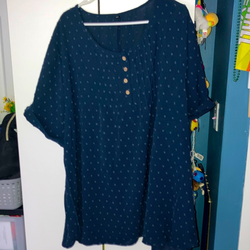 (NWT} size 5X dark blue top